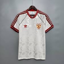 Manchester United Retro Kit: Embracing the Club’s Timeless Heritage