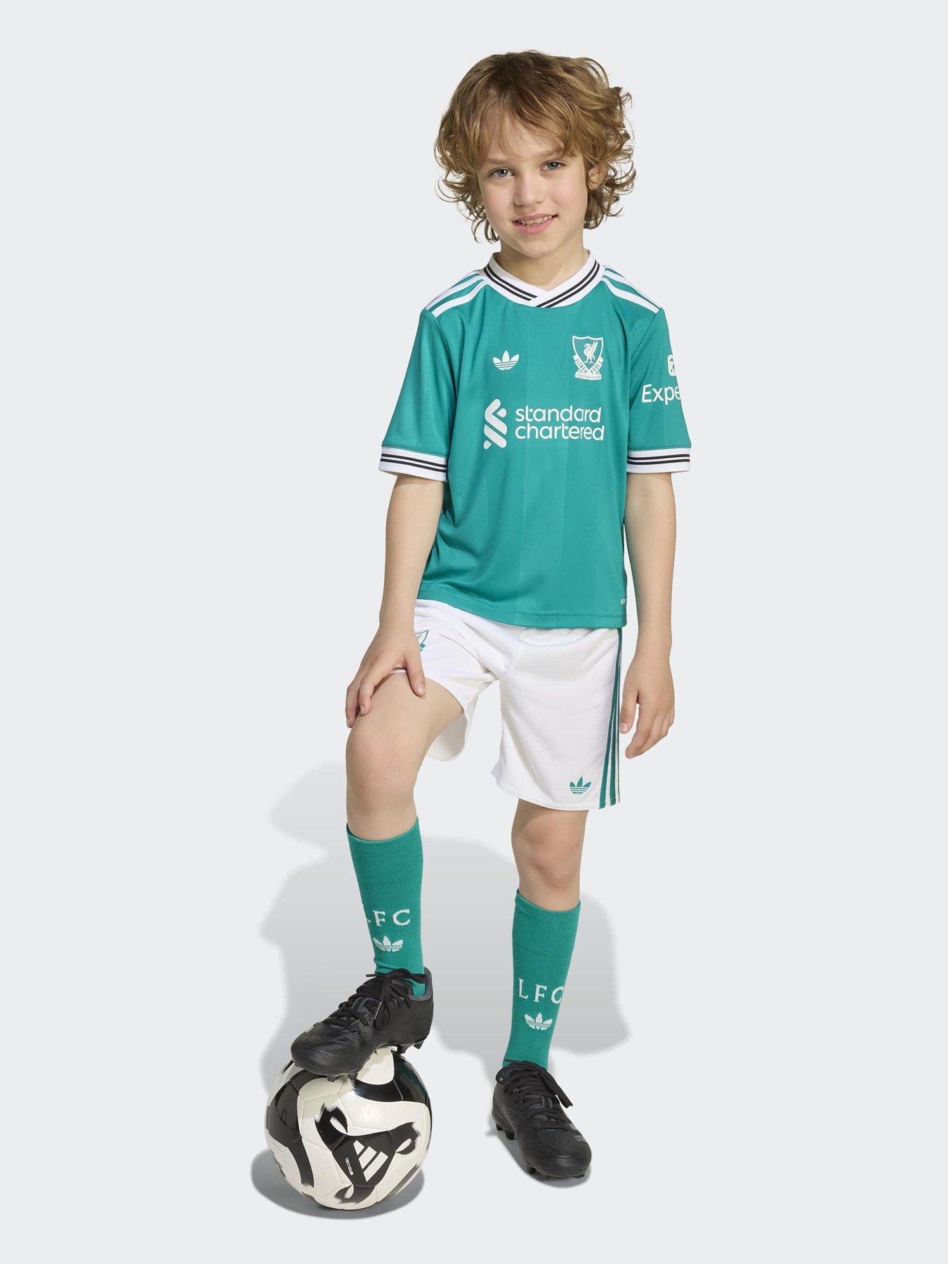 Ultimate Guide to Children’s Football Kits: Gear Up Your Young Football Enthusiasts!