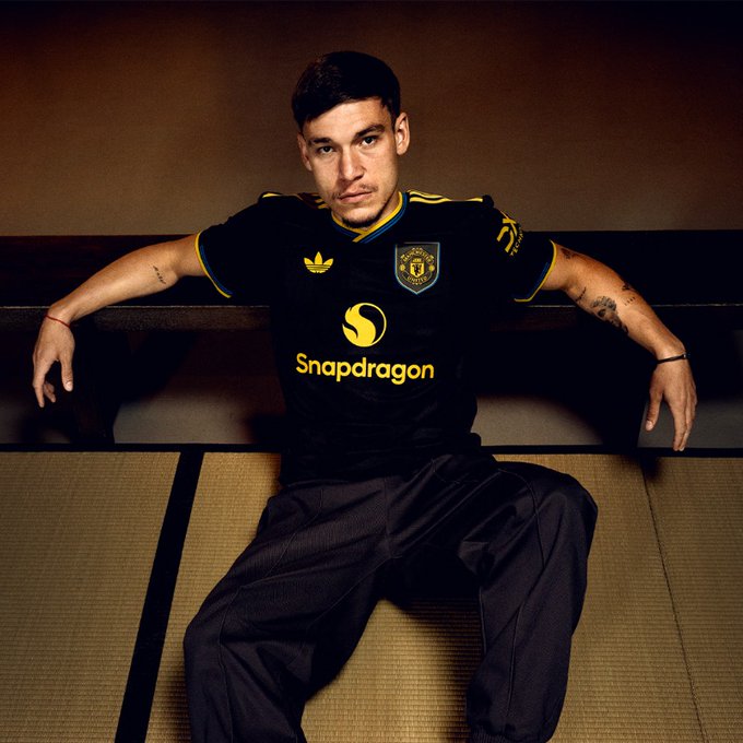 man u 3rd kit